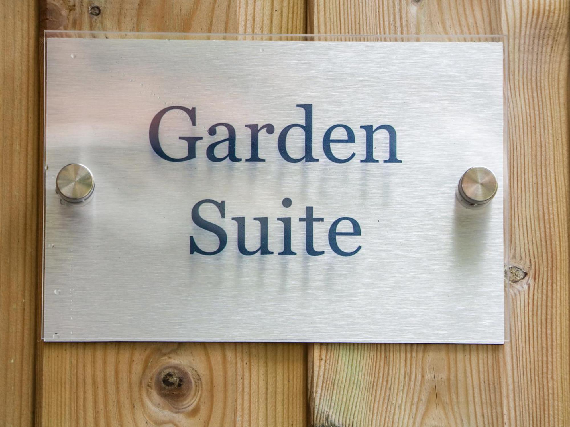 Garden Suite Dronfield Ngoại thất bức ảnh